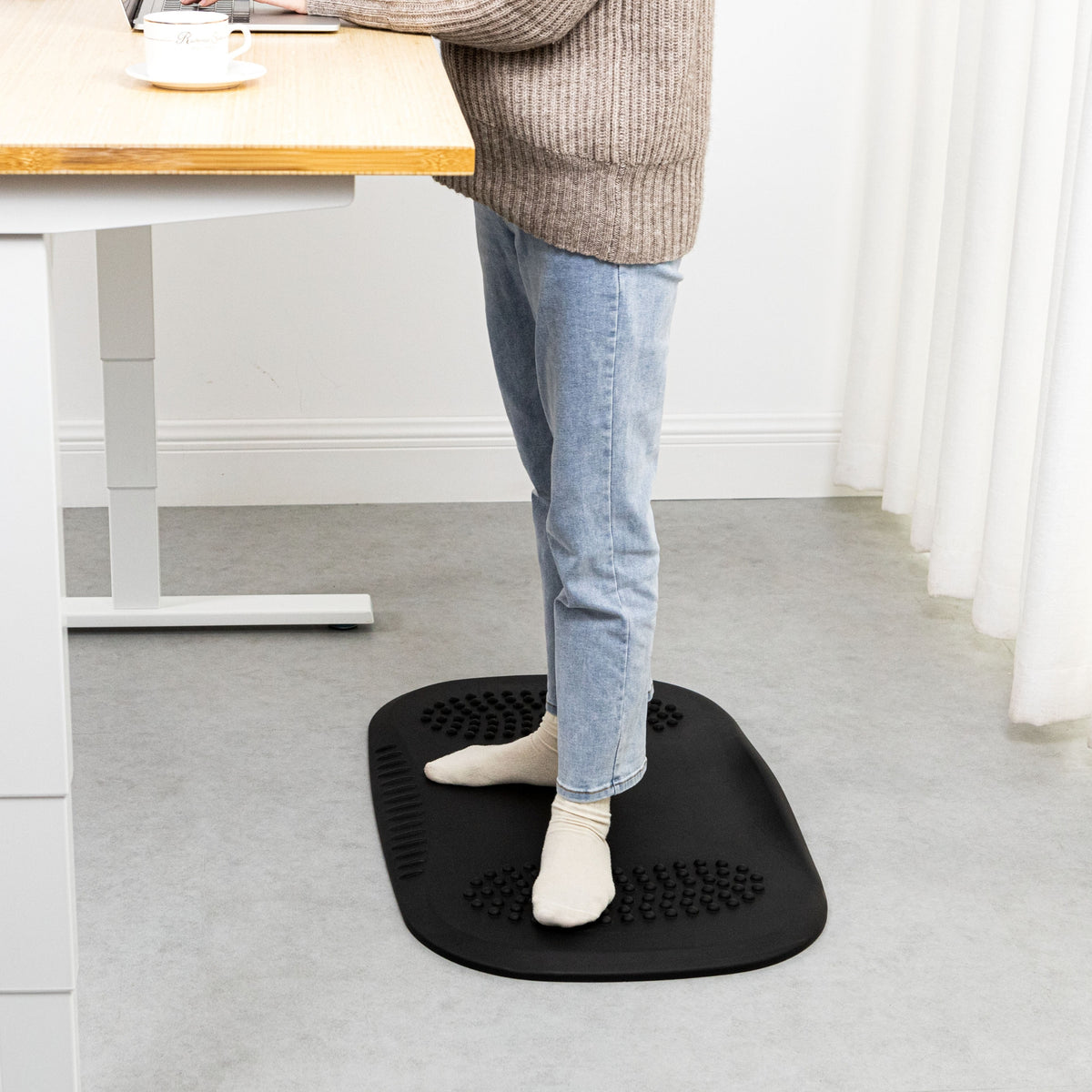 Anti-Fatigue Mat with Acupressure Massage Dots – Progressive Desk - Canada